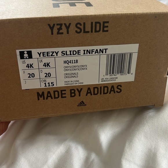 Yeezy slide for baby - Picture 3 of 6